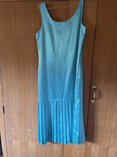 Light blue pleated dress - light, –