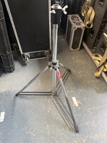 Follow spot stand power - follow,