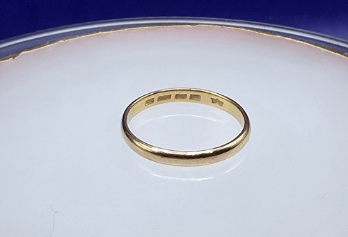 22ct gold band ring - –, size
