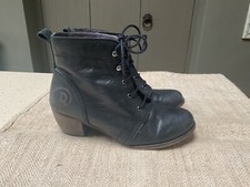 Red or dead EXAM lace up Black