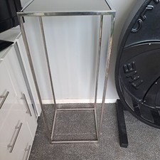  tables , poser table