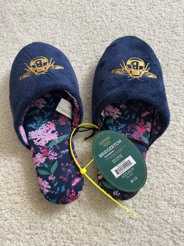 Bridgerton izzy liv velvet - bridgerton,