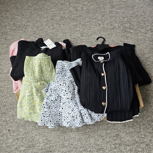 Girls clothes bundle age - 9,
