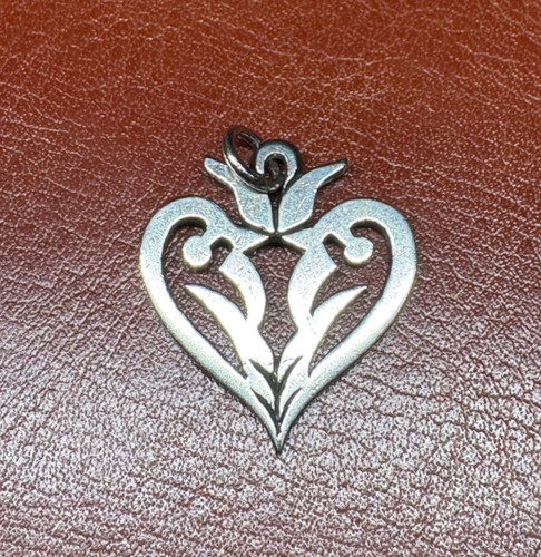 Retired james avery kissing - retired,