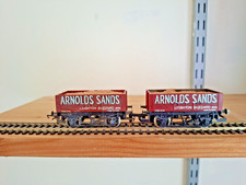 Hornby OO Gauge 2 x 5 Plank Wagons 'Arnold's Sands' Leighton Buzzard with loads