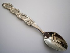 SZ918) Millennium year 2000 vintage souvenir collectors spoon