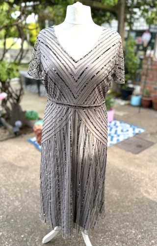 Beaded 20s art deco - art, grey
