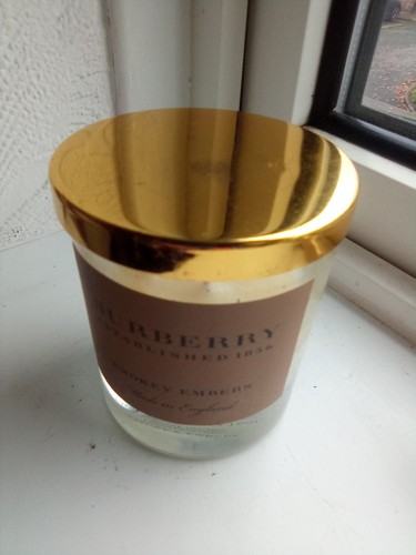 Burberry used candle 200g - used,
