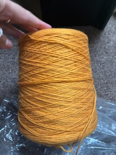 Vintage coned machine - , knitting