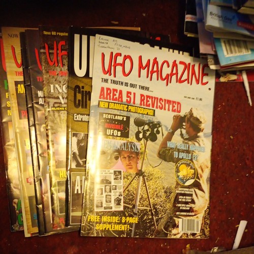 Ufo magazine x 8 - 8,