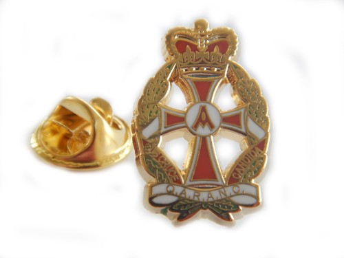Qaranc lapel pin badge queen - qaranc,