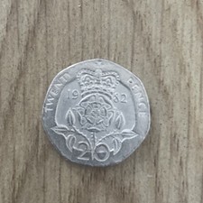1982 20p Twenty Pence Coin, Rare ORIGINAL FIRST YEAR MINT Tudor rose