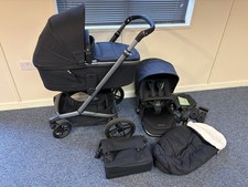 Maxi Cosi Fame Bundle - Shop ExDisplay With Accessories - Black 