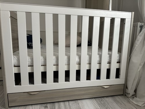 Obaby nika mini cot - nika,