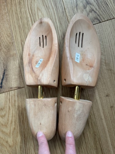 Men cedar wood shoe trees - ,