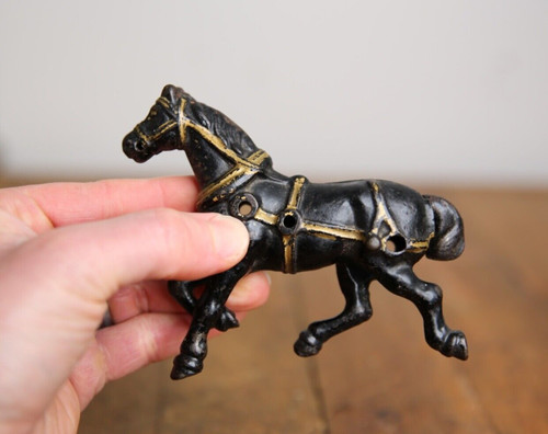 Antique cast iron horse - horse, drawn