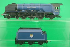 Hornby R2386 Analogue OO Guag BR Blue Princess Coronation Class 4-6-2 No 46225 m