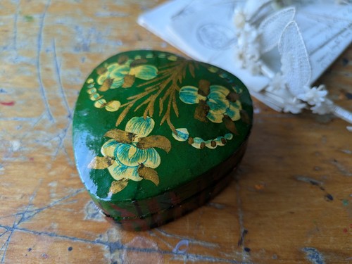 Kashmir handpainted heart - handpainted,
