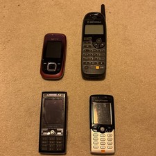 4 Vintage Mobile Phones (Sony Ericsson Cybershot, Motorola, Nokia)