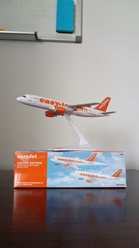 Airbus a320 easyjet - a320, official