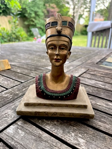 Egyptian queen nefertiti - ,
