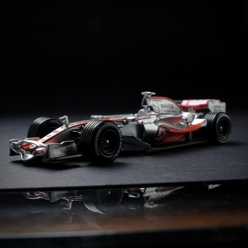Mp4 f1 hamilton - 1/64, mp4-23