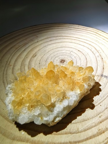 Stunning natural yellow - stunning,