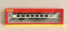 Hornby R4610A OO Gauge BR Intercity Mk2E SO Open Standard Coach With Lights