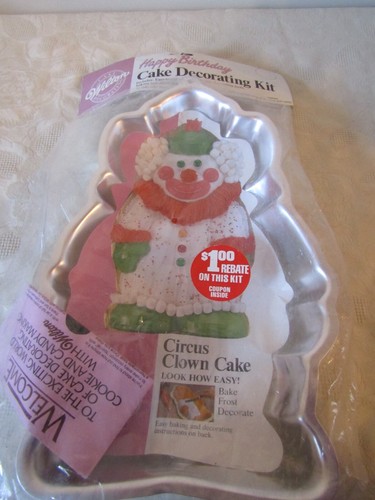 Wilton novelty cake - cake, tin