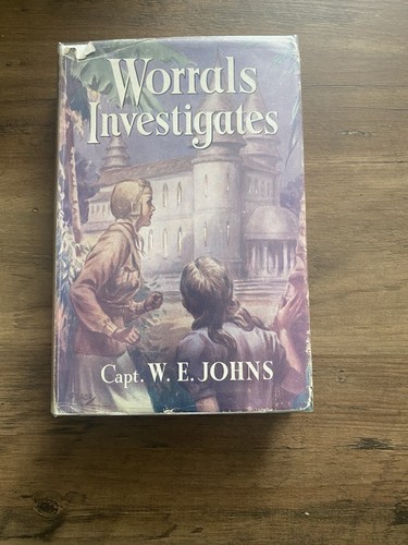 Worrals investigates capt e - worrals, w
