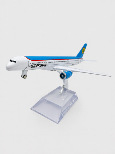 Uzbekistan airways boeing 757 - uzbekistan,