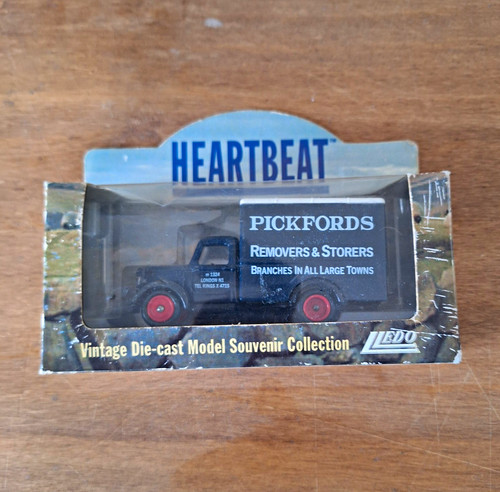 Lledo heartbeat pickfords - lledo,