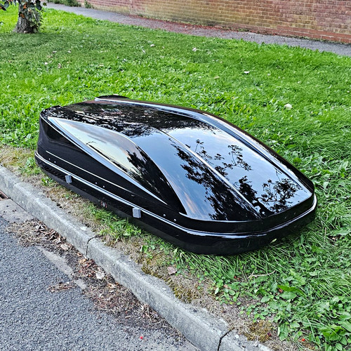 Volvo roof box - roof, and