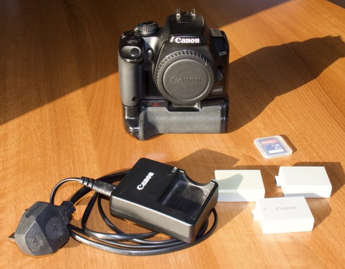 Canon 1000d mp dslr - 10.1,