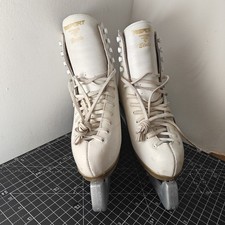 Girls Risport Etoile Figure Ice Skates UK Size 1 (33 EU) With Skate Guards - GC