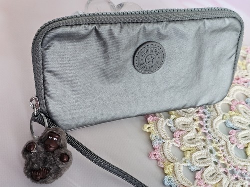 Kipling metallic sage green - kipling,