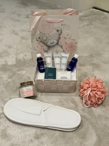 Elemis hotel spa gift - &,