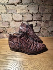 *** Russell & Bromley Badlands