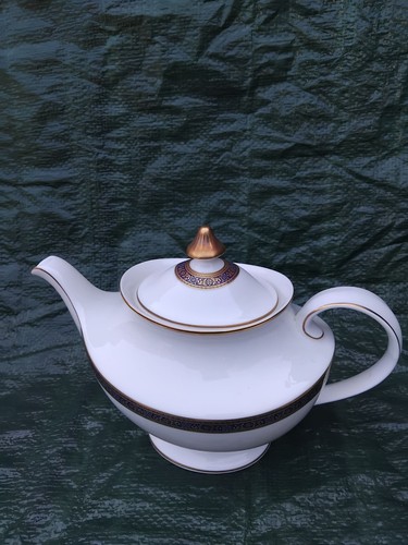 Teapot lid harlow - &, by