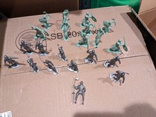 21 Louis Marx KNIGHTS &