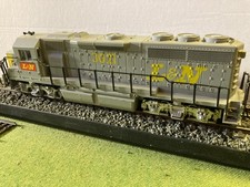 Atlas EMD GP38 Louise & Nashville line -run #3021 watch it crawl in the video HO