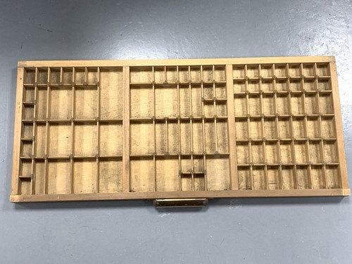 Old wooden letterpress type - old,