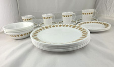 VINTAGE Corelle 24 PC