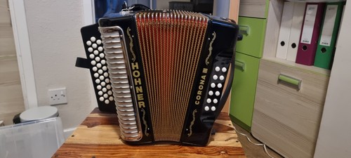 Hohner corona iii - corona, button