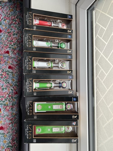 Scale diorama gas pump - 1/18,