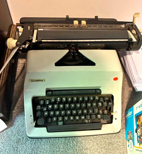 Olympia vintage manual - vintage,