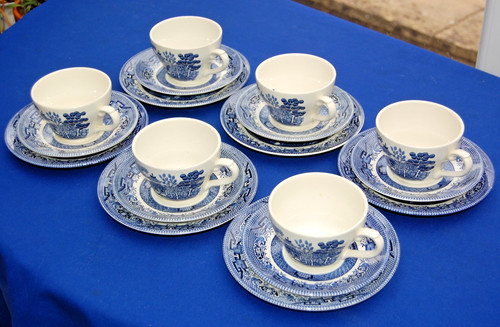 Vintage 18pc willow - willow, pattern