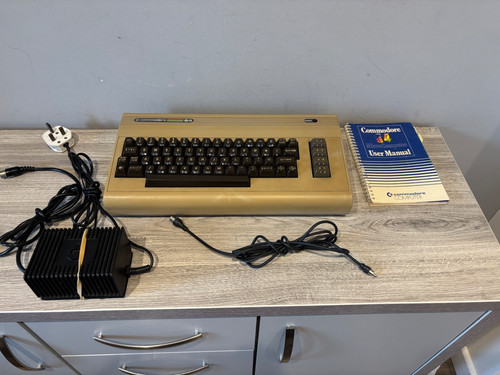 Commodore c64 breadbin - 64,
