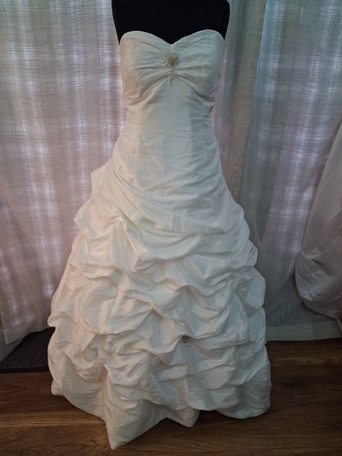 Wedding dress size white - size, 22