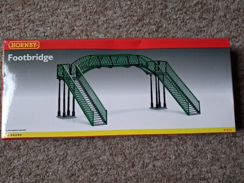 Hornby r076 footbridge - hornby, oo